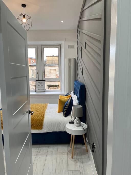 Cheerful West End Apartment: Cozy 2-Bedroom Near Glasgow City Centre Exterior photo